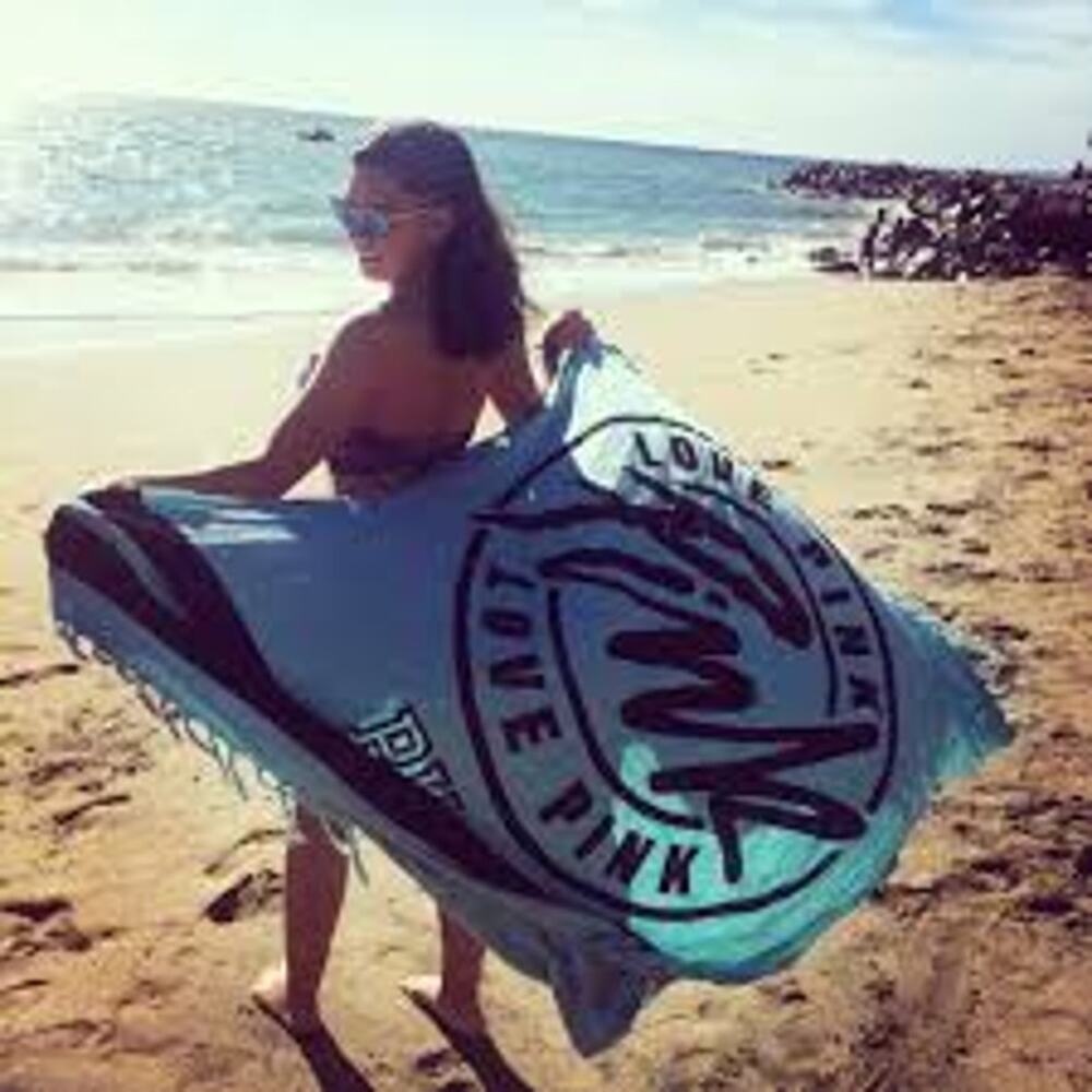 VICTORIA'S SECRET AquaThrow Beach Blanket VACATION TRAVEL CRUISE RESORT VS PINK